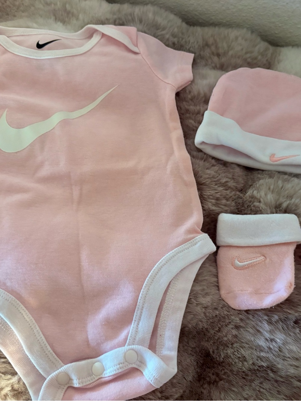 Nike Pink & White Infant Bodysuit Set with Hat and Mittens
